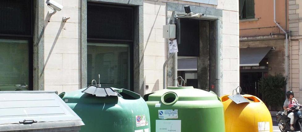 Telecamere contro i furbetti della spazzatura
