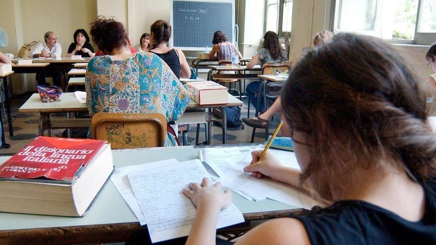 Rosmini, Iti e Commerciale Ancora centisti