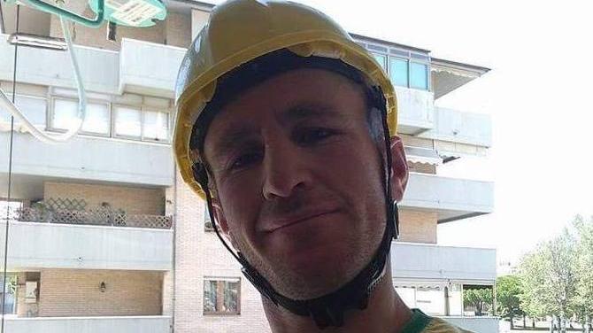 La forza di salvare una donna e sua figlia, l’eroe Nertil: «Vorrei soltanto un lavoro»