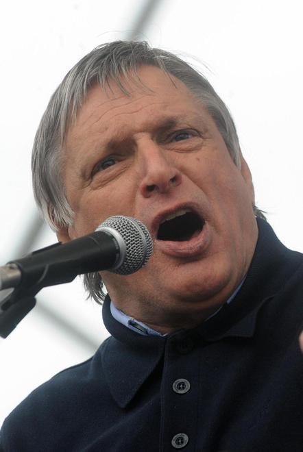 Alle 10.45 la cerimonia Stasera c’è Paolo Nori 