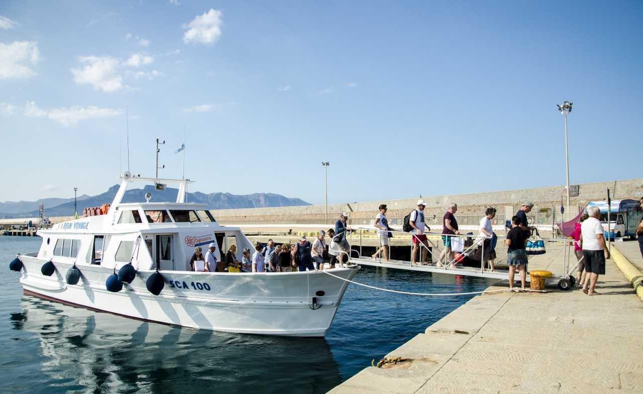 Arbatax, parcheggi nel porto: «Servono più spazi» 