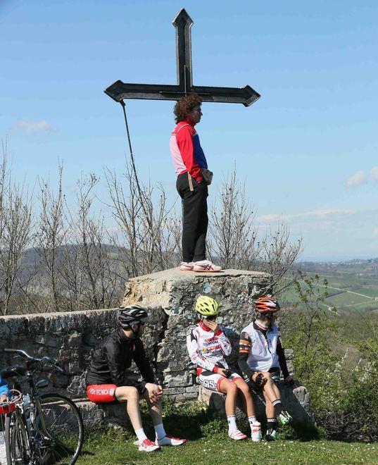 Il piazzale dell Tre croci, da sempre punto di incontro 