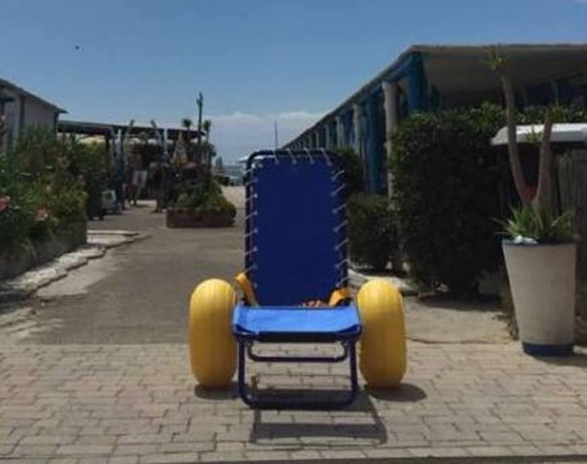 Rubata carrozzina per disabili
