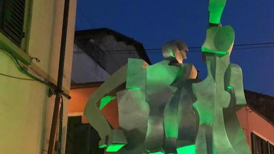 L’idea di Confesercenti «Accendere in anticipo la luminara di Natale»