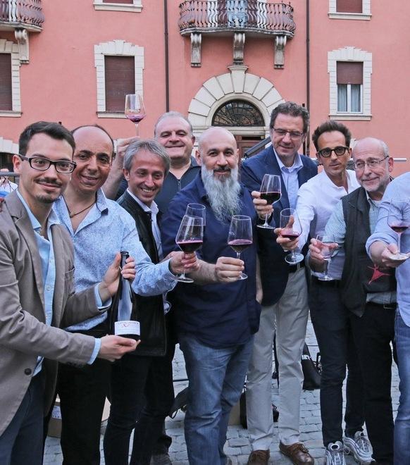 La Lambruscolonga e quel lungo aperitivo 