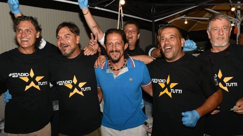 Igor Protti tra i volontari del comitato #stadioxtutti