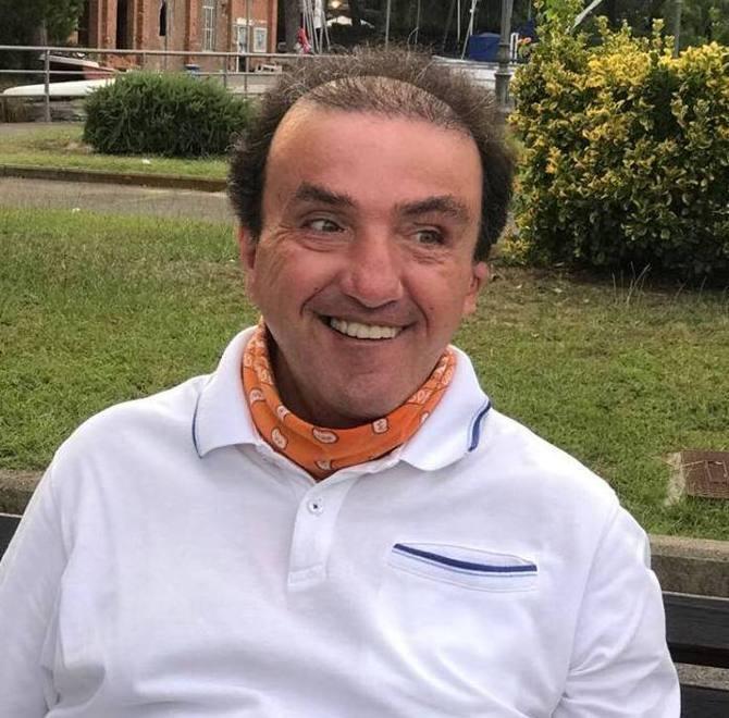 Morto dopo il malore in mare: «Addio Gianni, contro l'handicap lottavi come un leone» 