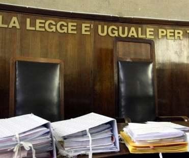 Sesso con una 17enne commerciante accusato di prostituzione minorile 
