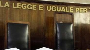 Sesso con una 17enne commerciante accusato di prostituzione minorile