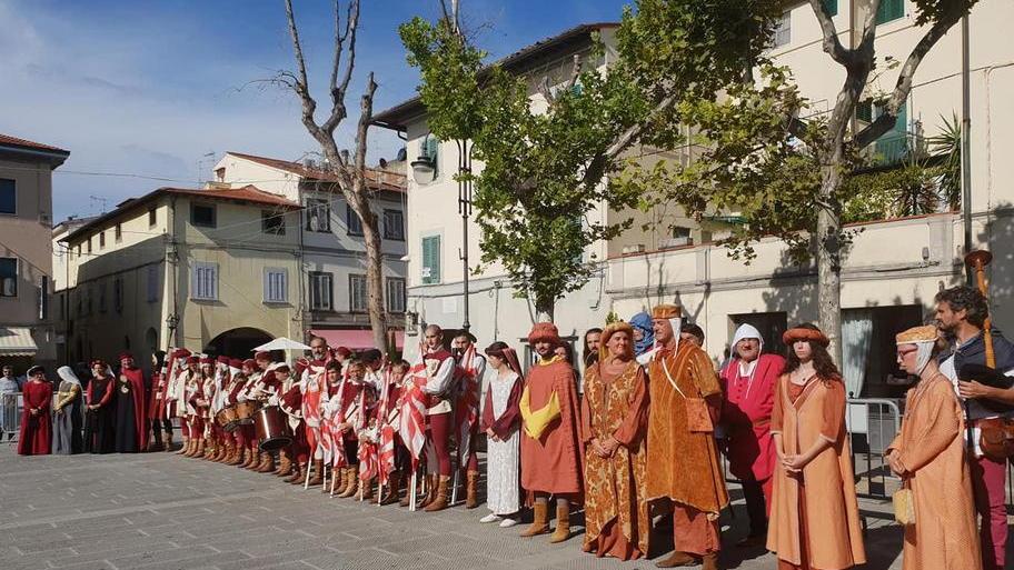 Il vino sbanca a Terricciola e il Medioevo a Cascina