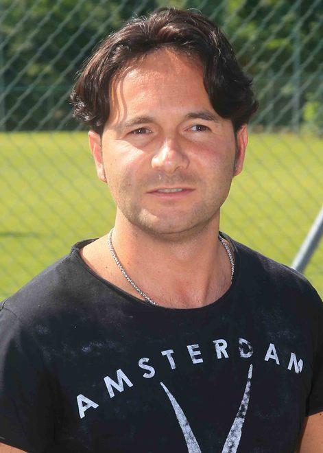 Dopo il primo tempo, il Carpineti va ko Villa festeggia tre reti e la qualificazione 
