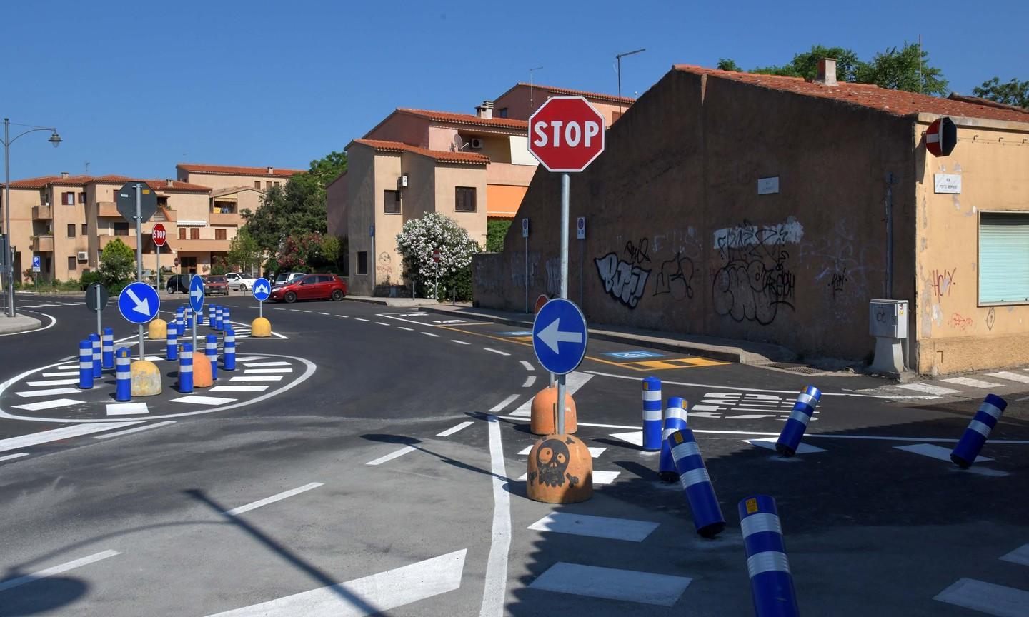 Raid contro la rotatoria di via Nanni