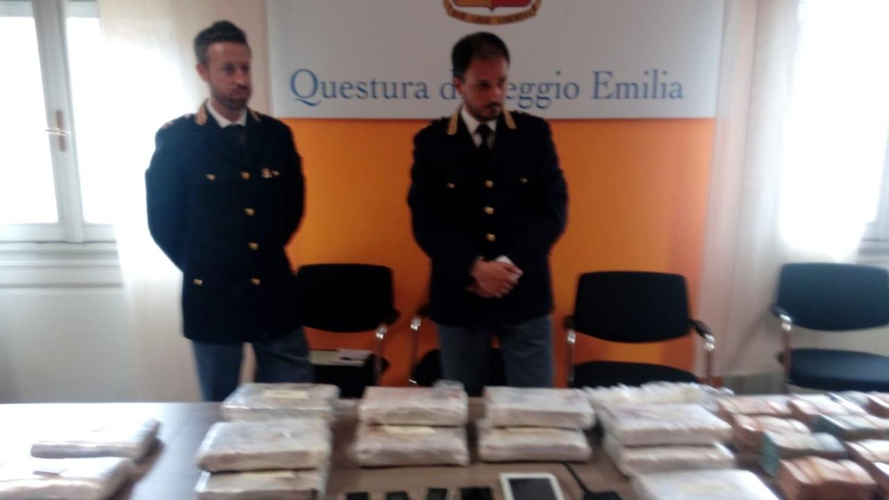 Reggio Emilia, maxi sequestro di droga: 21 chili di cocaina nascosti in un fienile