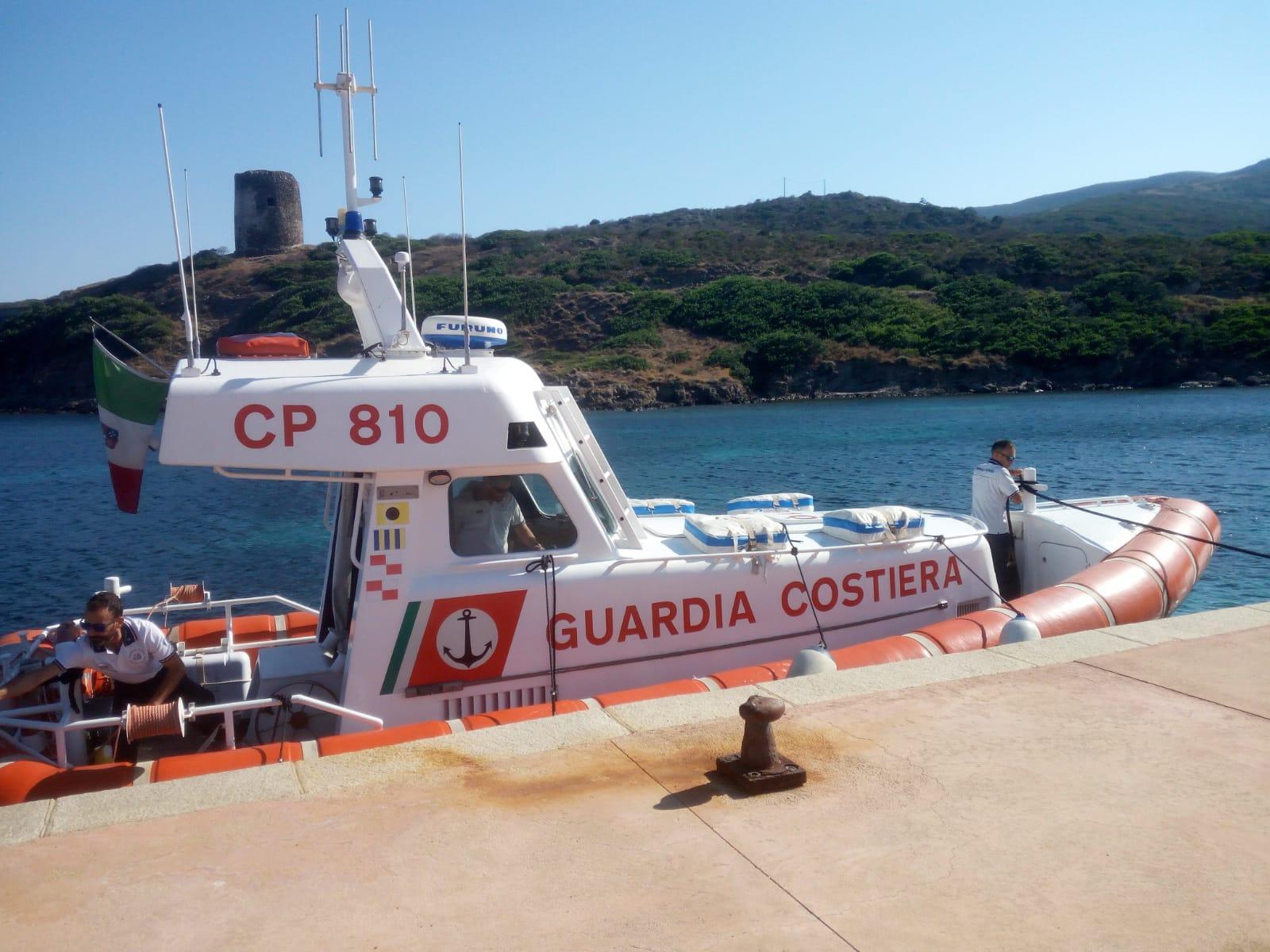 Ha un malore al camp estivo all'Asinara: ragazzina portata a terra con la motovedetta