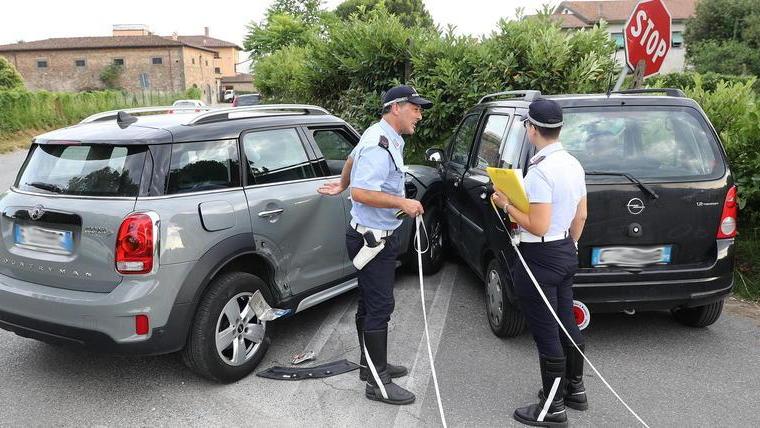 Carambola fra tre auto Ferita una 37enne