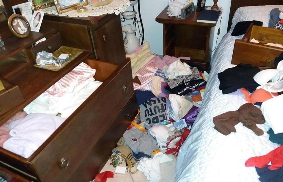 Trova il ladro in casa lo insegue e lo fa arrestare 
