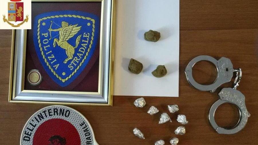 Hashish negli slip la Polstrada arresta un ragazzo sull’A15