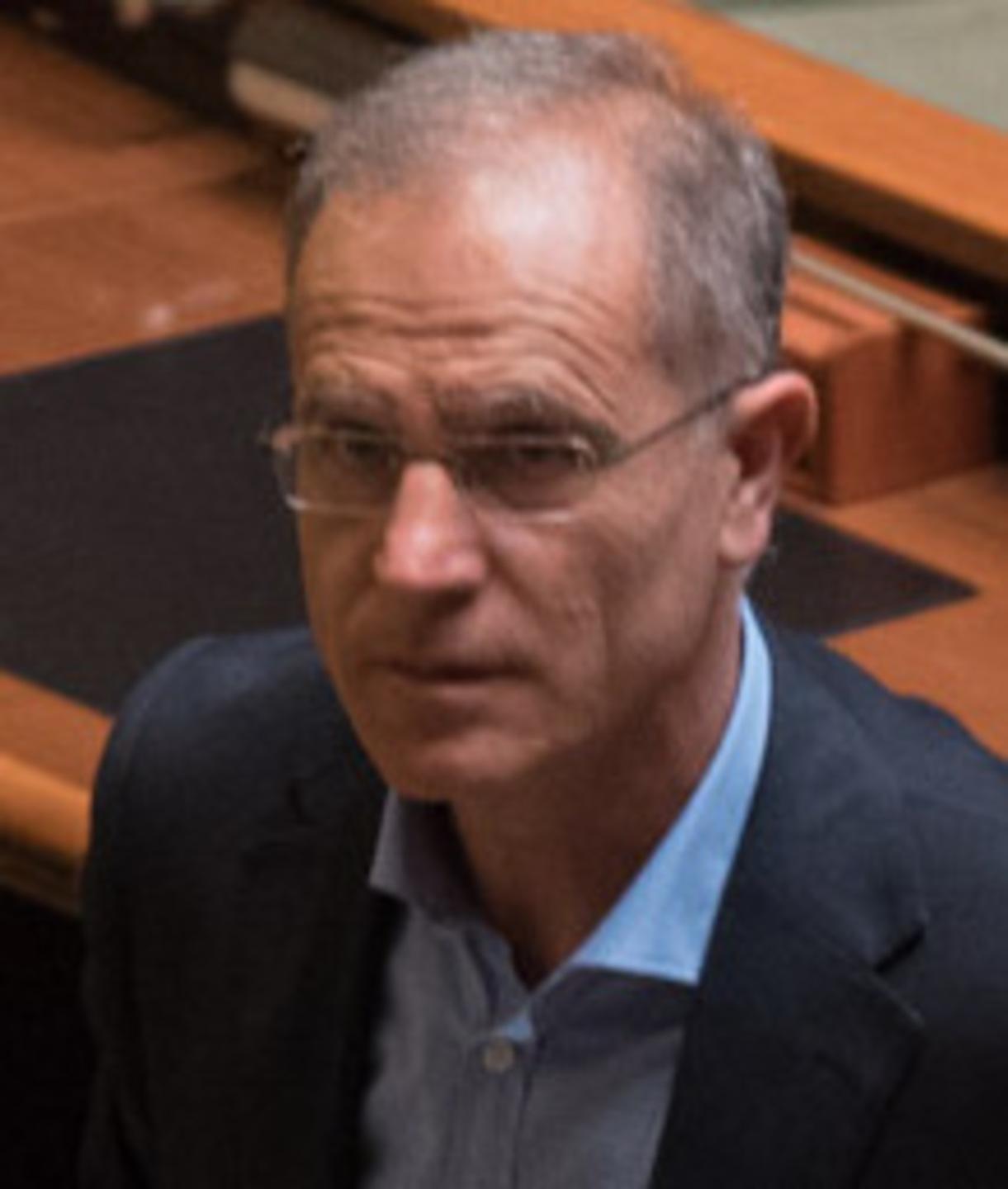 Corda, M5s: adesso pacifista, col Pd stava zitto 