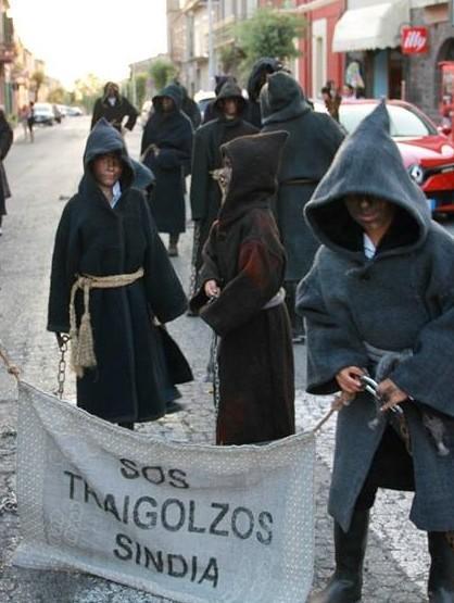 Trazzos, il carnevale estivo di Sindia 