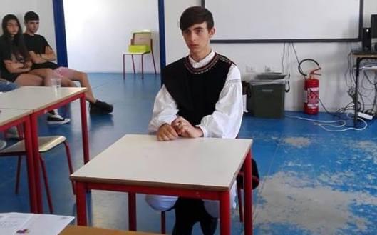All’esame di terza media con una tesina in sardo 