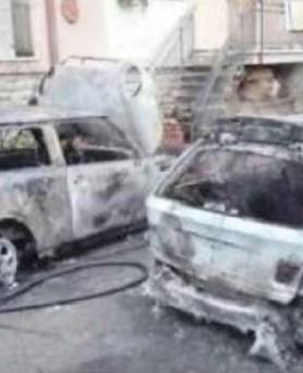 Bruciò le auto alle due zie. La procura chiede dieci anni 