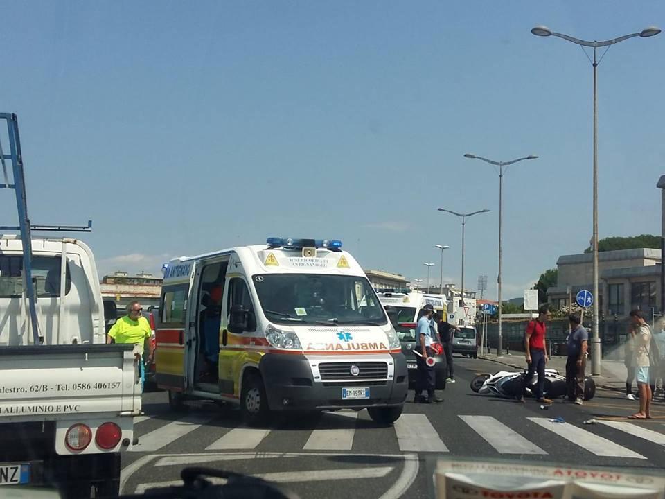 Tre incidenti in otto ore sul viale Italia: sono 98 in un anno 