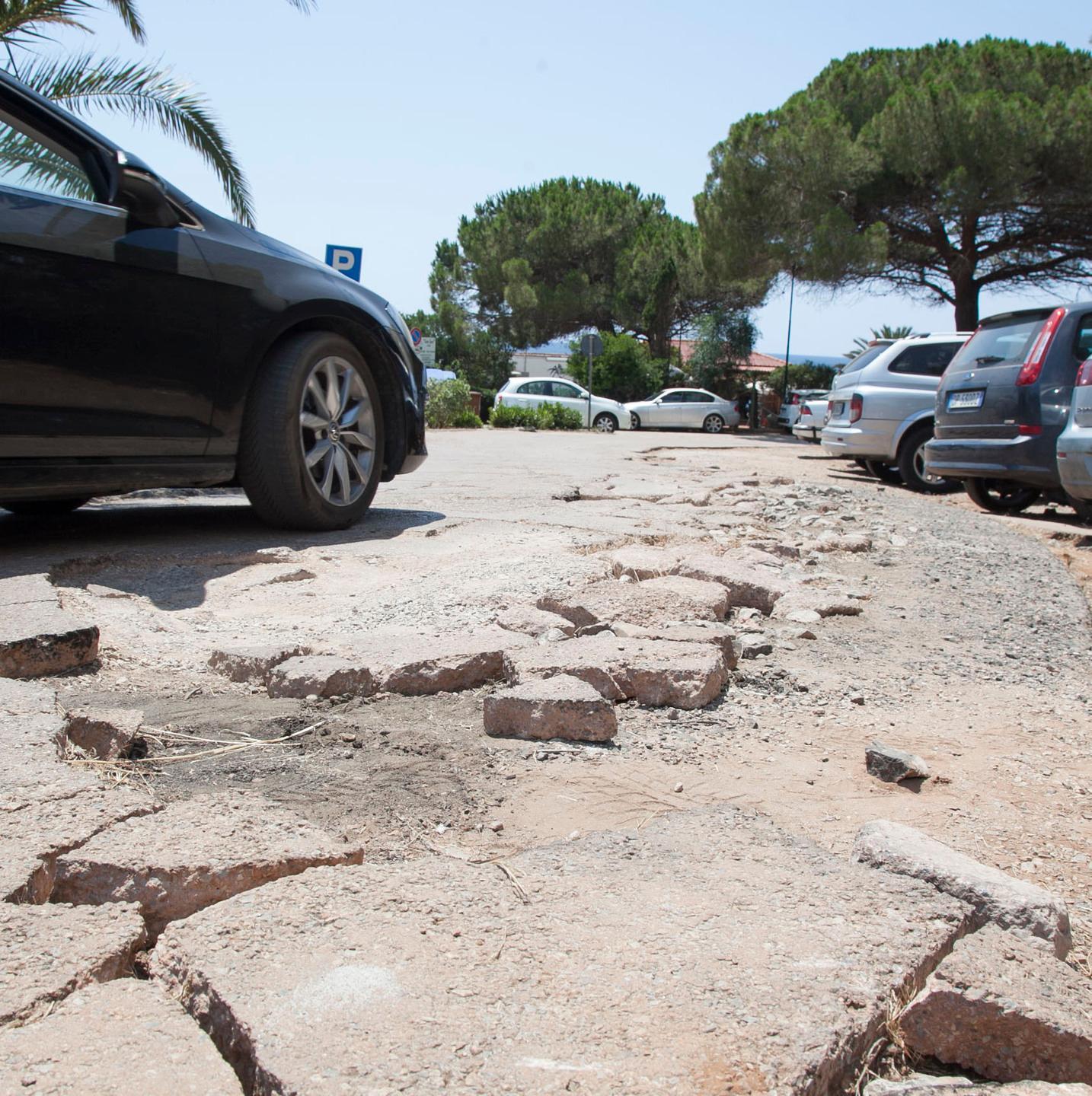  Crateri sulla strada per la spiaggia 