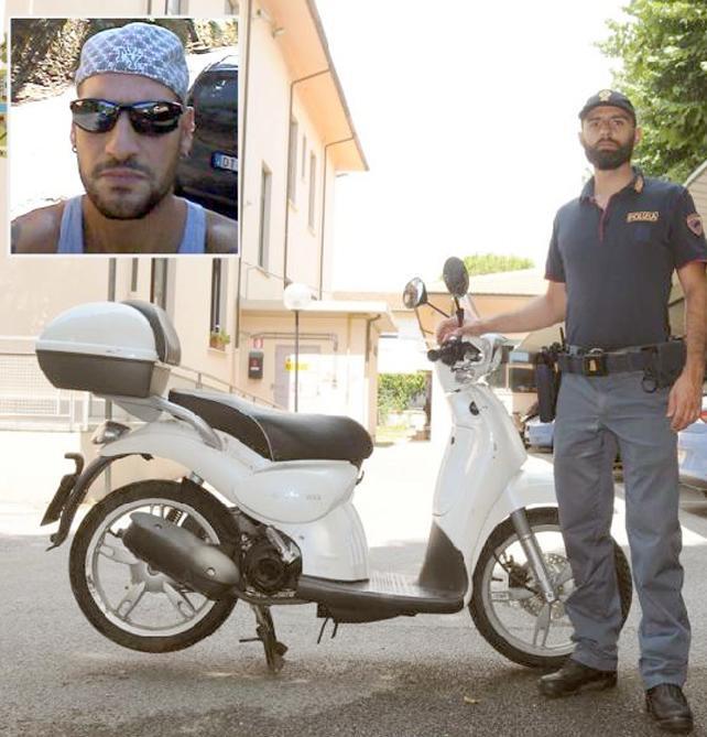 Preso lo scippatore in scooter: era scappato nudo in mare 