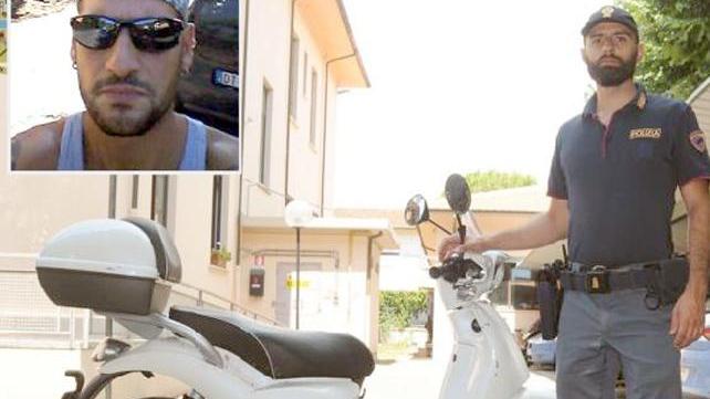 Preso lo scippatore in scooter: era scappato nudo in mare