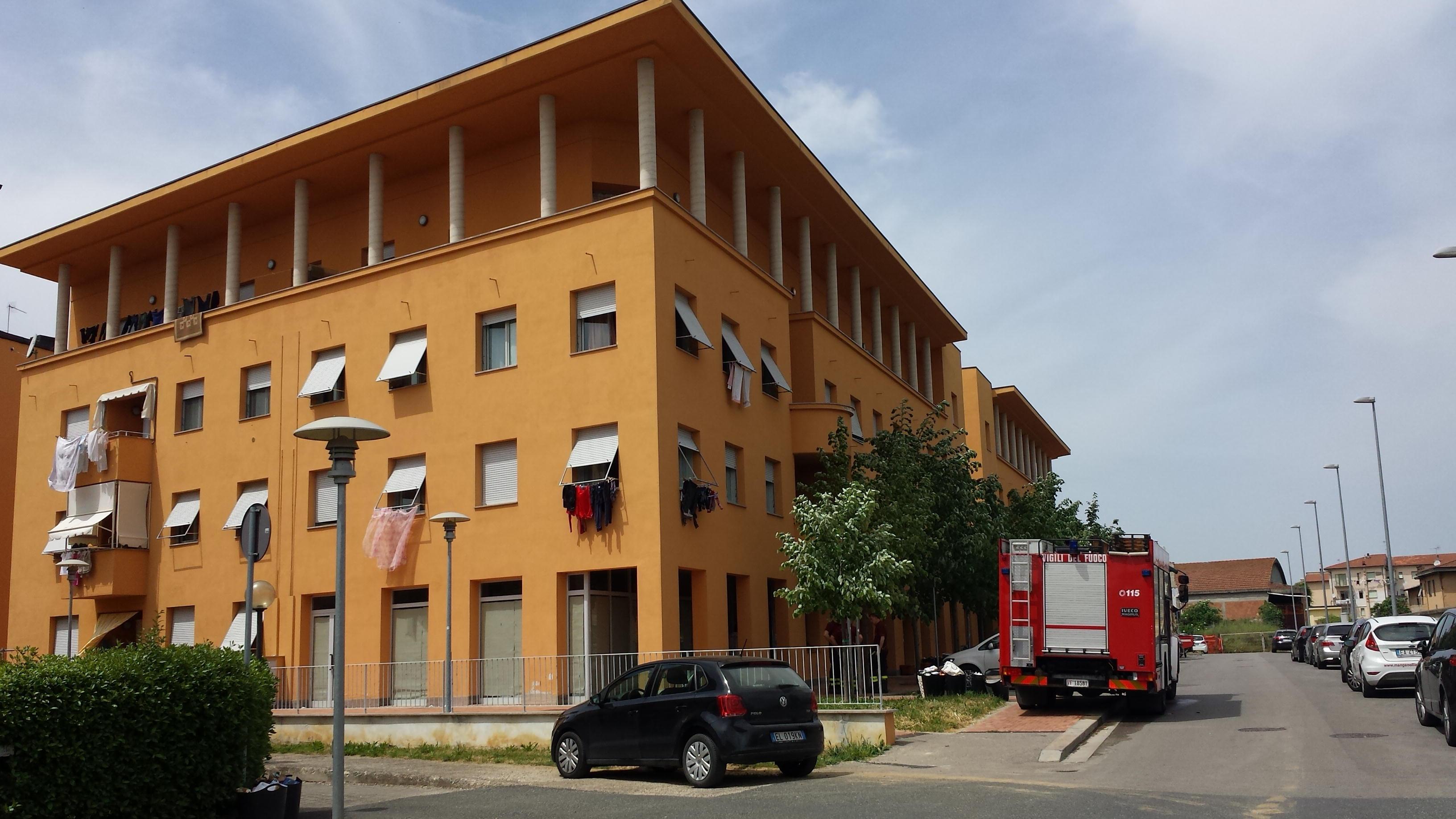 Uno dei palazzi in via Leonardo da Vinci (foto d'archivio)