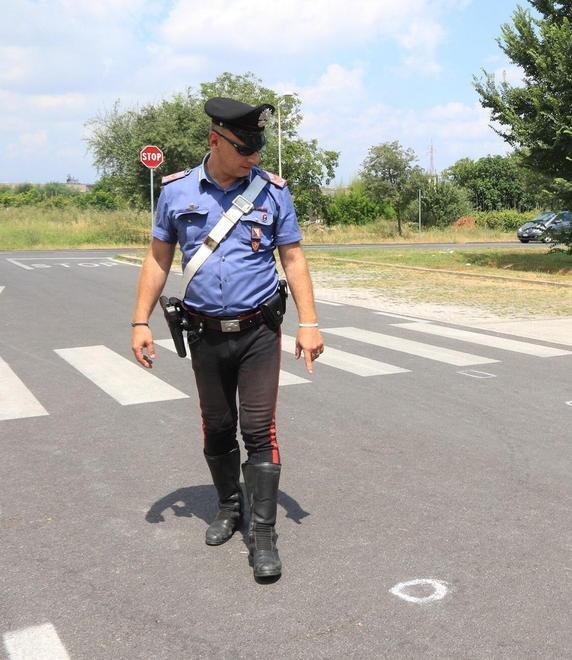Scontro tra bande si aggravano le condizioni del ferito
