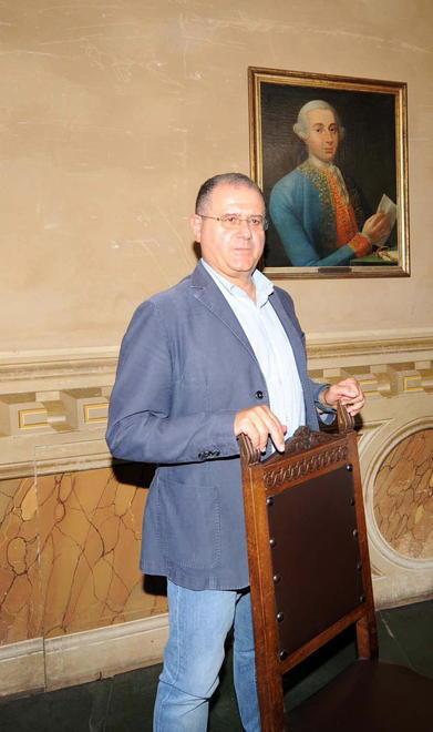 Maggioranza senza 4 consiglieri, via le opposizioni e salta la seduta 