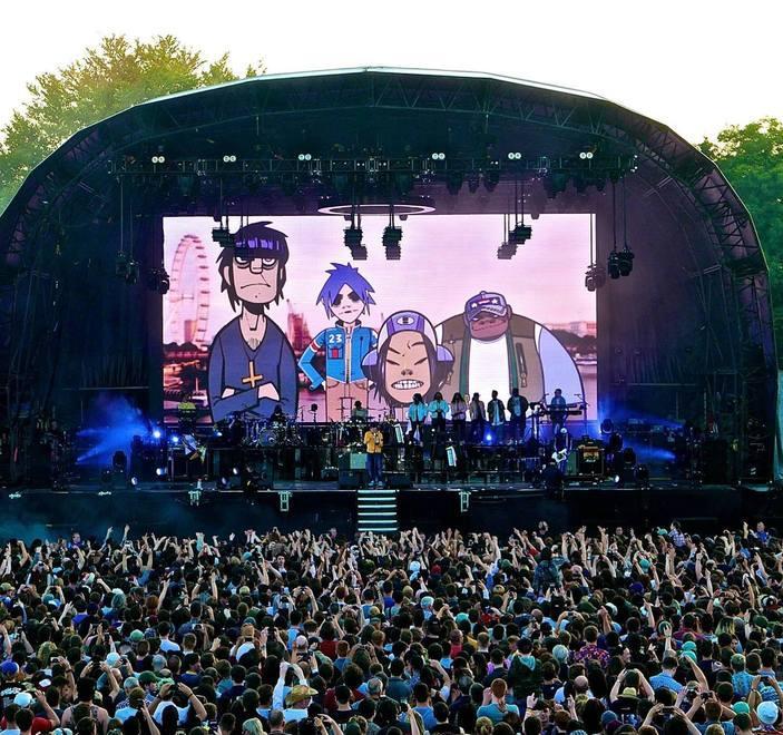 I Gorillaz in piazza Napoleone La band “virtuale” di Hewlett 