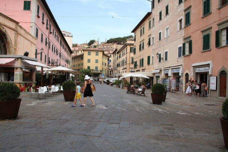 Rievocazione napoleonica: via all'evento tra Darsena, centro e Fortezze medicee 