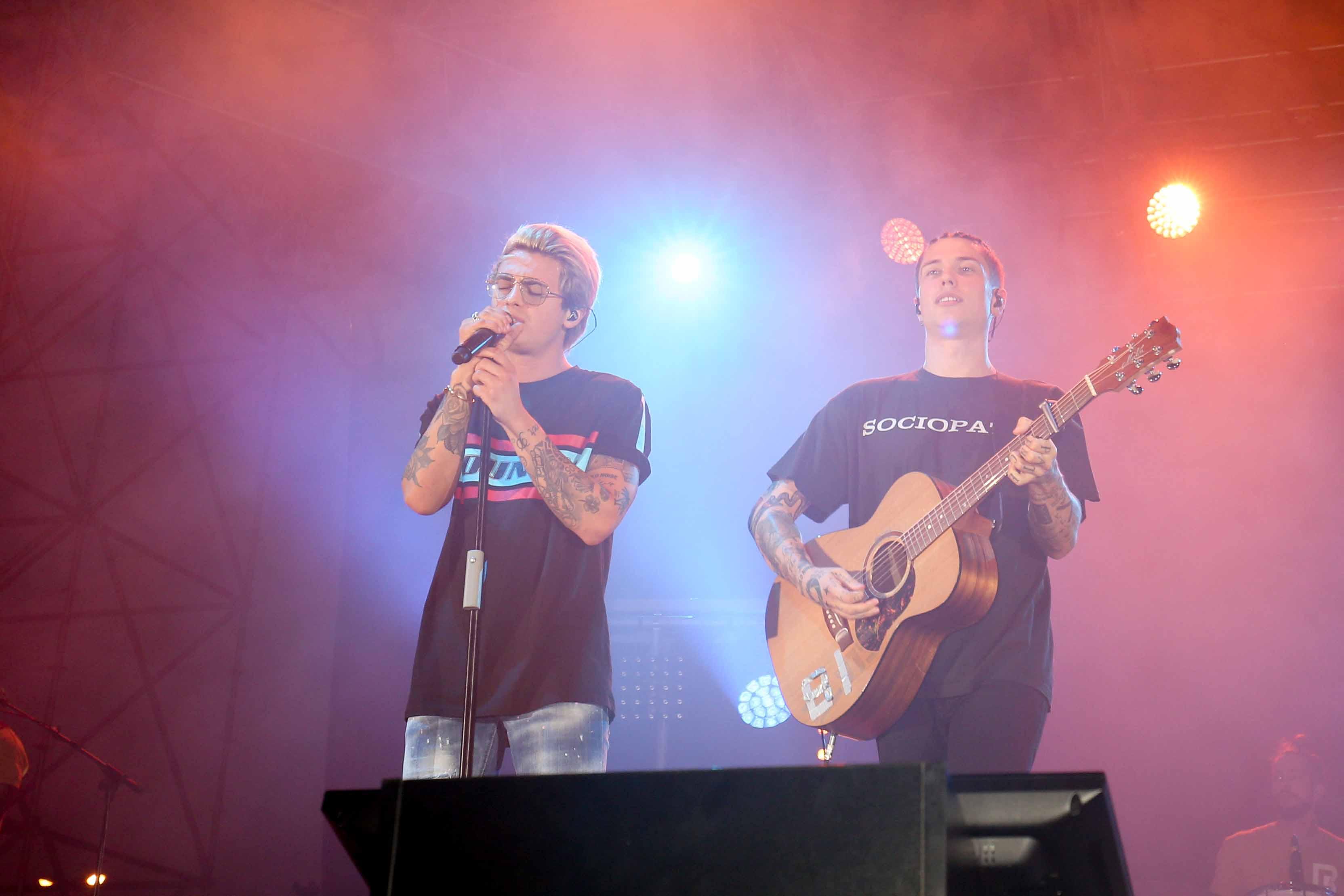 Reggio Emilia, maxi sequestro di merce contraffatta al concerto di Benji &amp; Fede