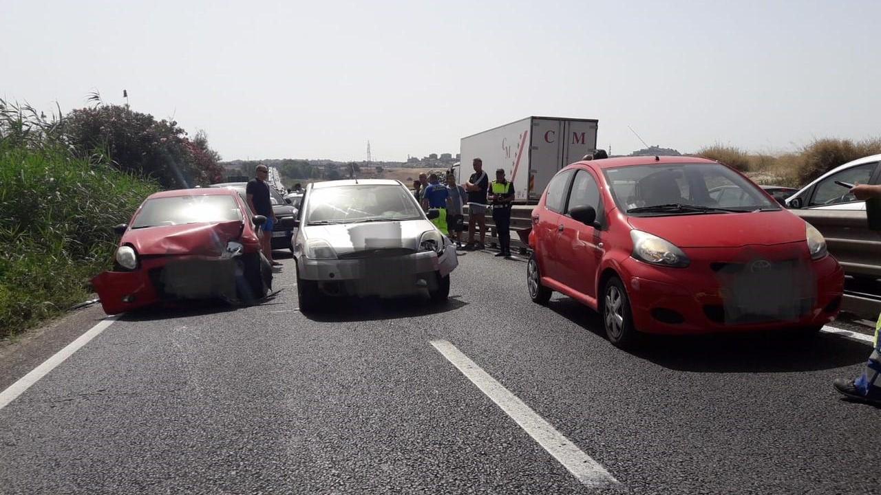 L'incidente sulla 131 dir alle porte di Cagliari (foto Mario Rosas)