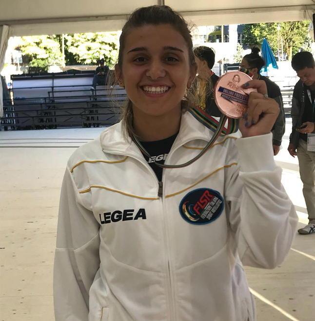Per Elisa... solo applausi: storia della 17enne medaglia di bronzo che pattina sul mondo 