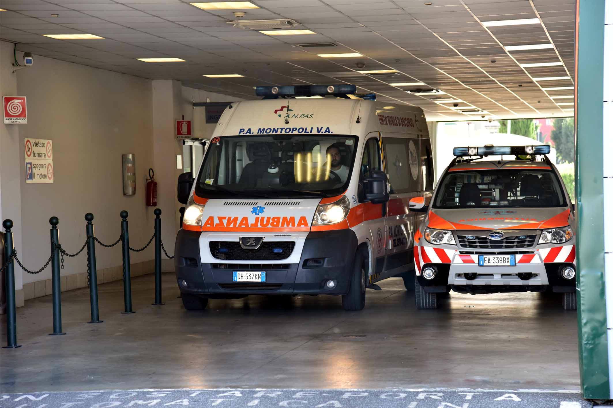 Deltaplano giù per un guasto, pilota di 75 anni in ospedale