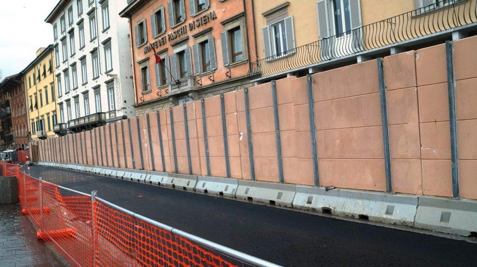 Un’altra estate con i ponteggi all’ex Nettuno 