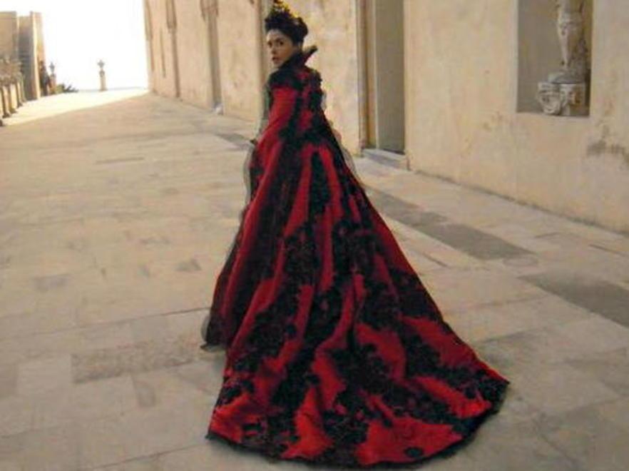 La “fotografia” del costumista Cantini Parrini «Non solo calcio, qui c’è la storia dei Paesi»