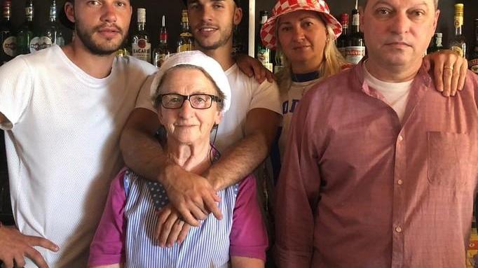 Da nonna Caterina a Canapone Al bar Sport la cortesia è nel dna