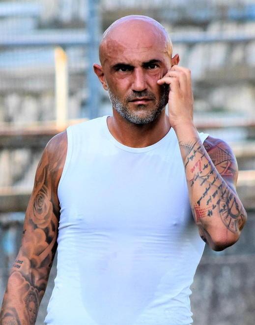 Il bomber Maccarone (foto Gianni Barbieri - Carrarese Calcio)