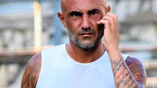 Il bomber Maccarone (foto Gianni Barbieri - Carrarese Calcio)