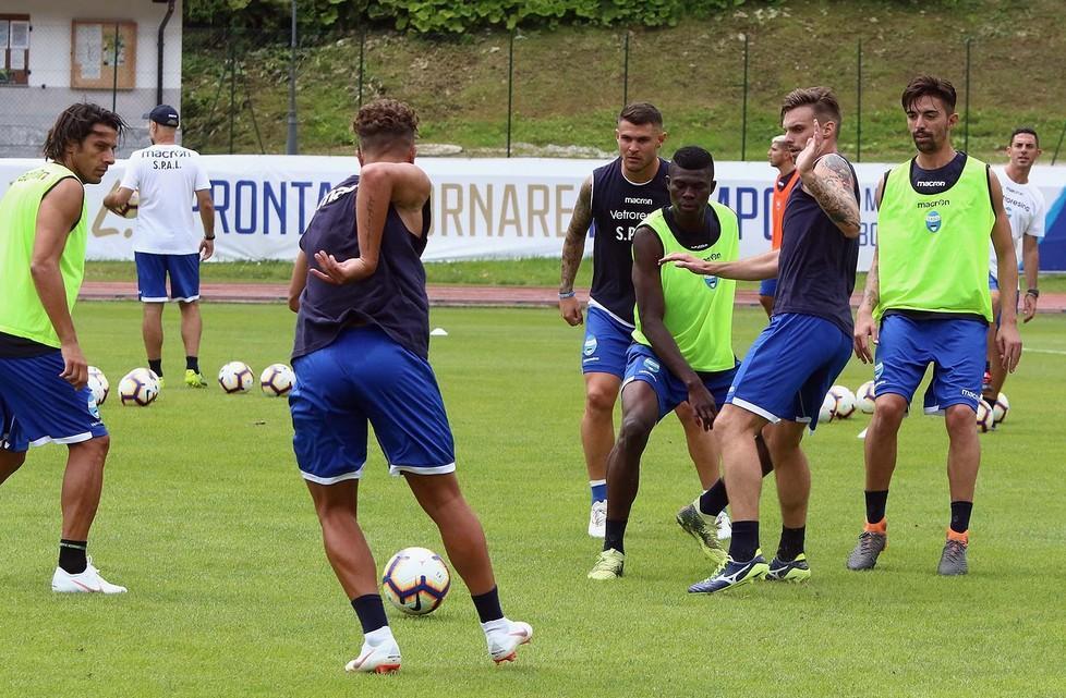 Oltre 450 tessere al giorno Quota 2.000 a un passo