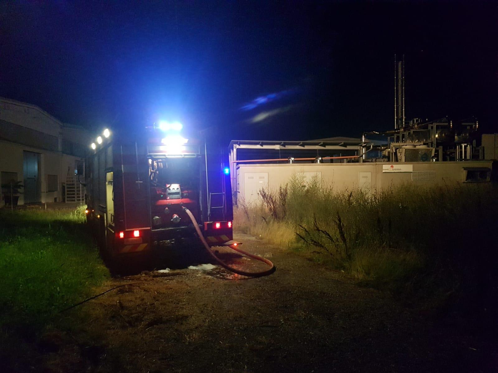 Mirandola, incendio di notte alla D-Energia I pompieri evitano un disastro 