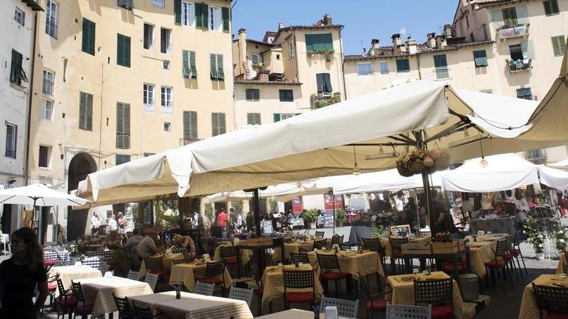 Nella “città mangiatoia” è arrivata la crisi Ristoratori infuriati: «Basta licenze pazze»