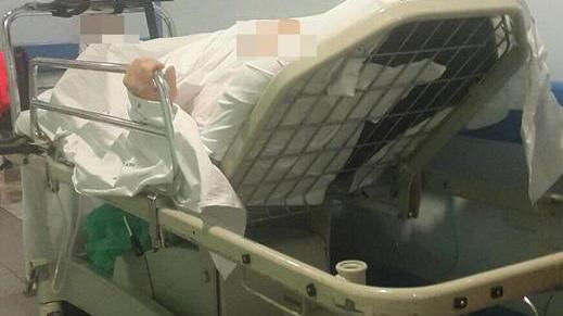 Resta 36 ore in barella in attesa di un posto letto L’odissea di un 72enne