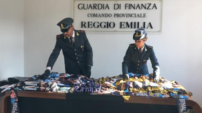 Sequestrati gadget falsificati