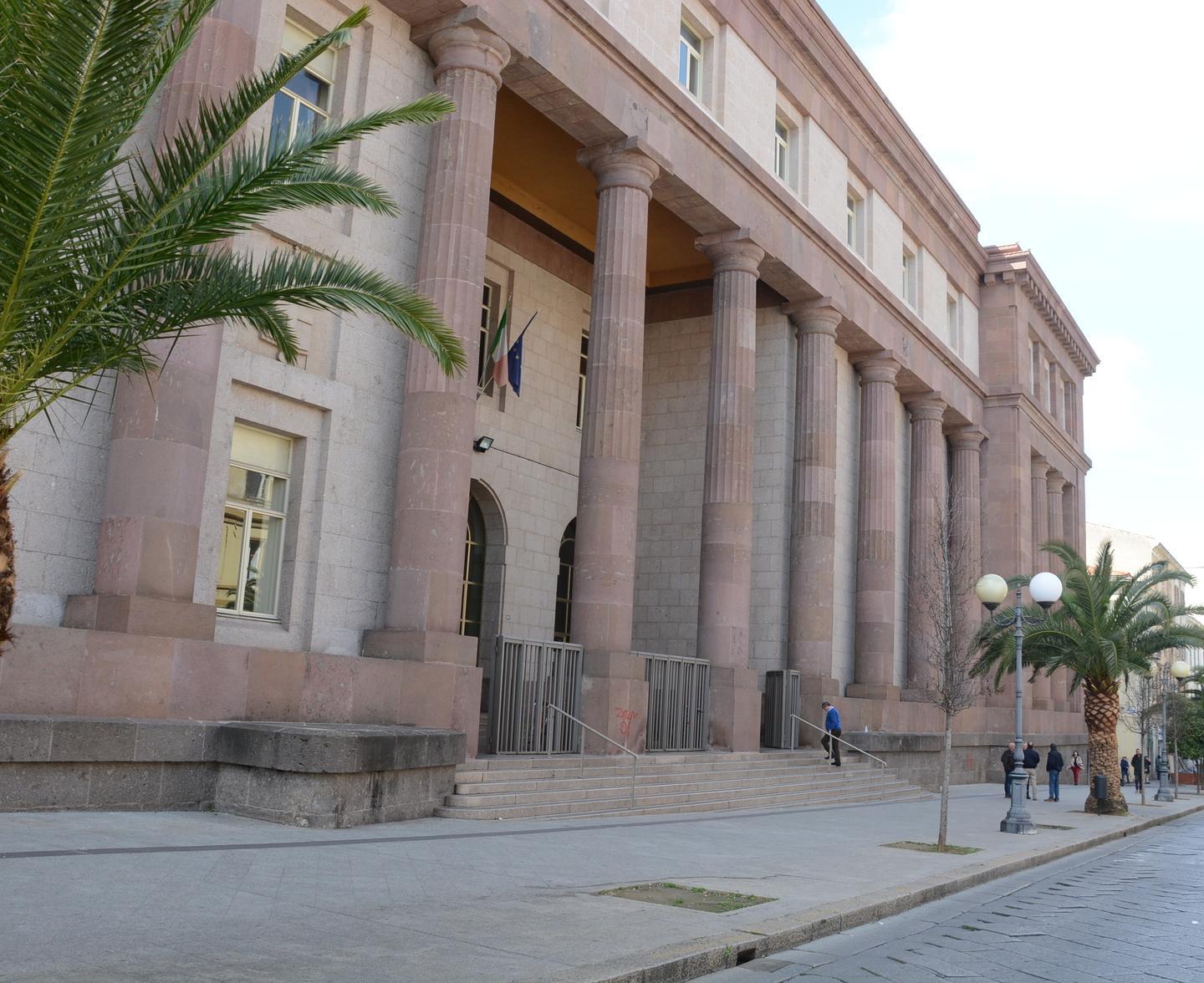 Giave, cinque rinvii a giudizio per il fotovoltaico 