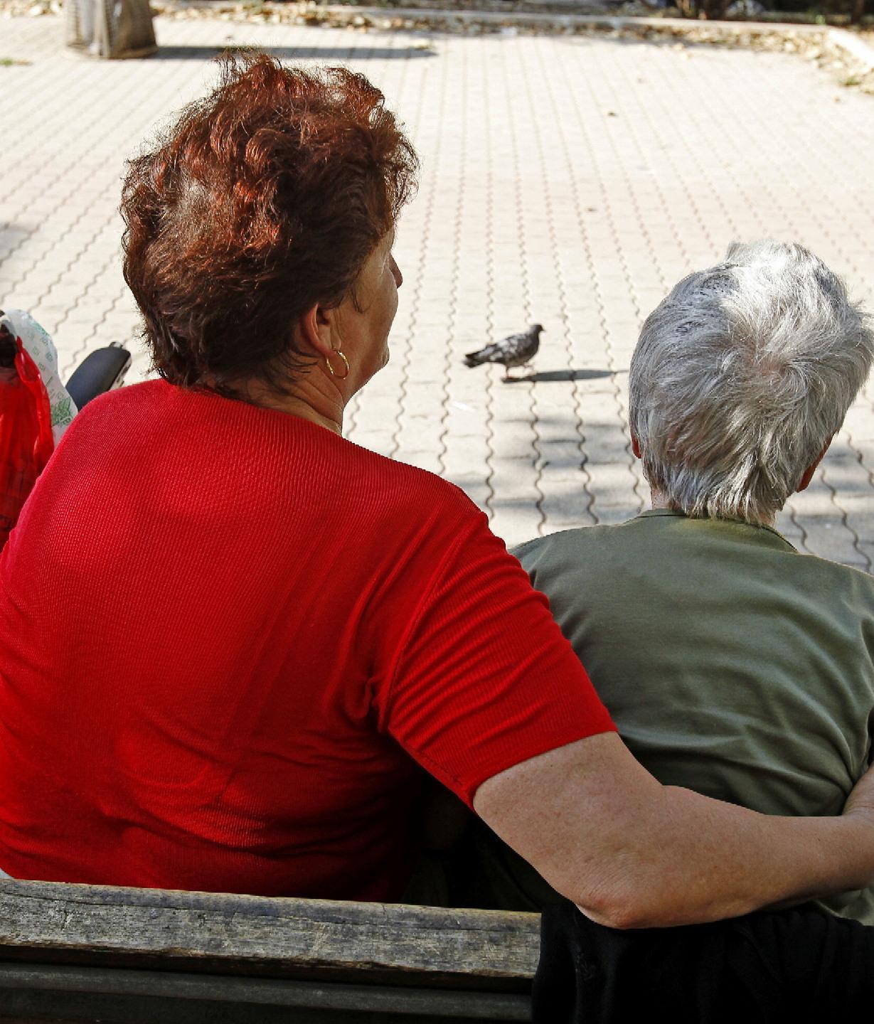 Assistenti sociali, protesta contro la burocrazia 
